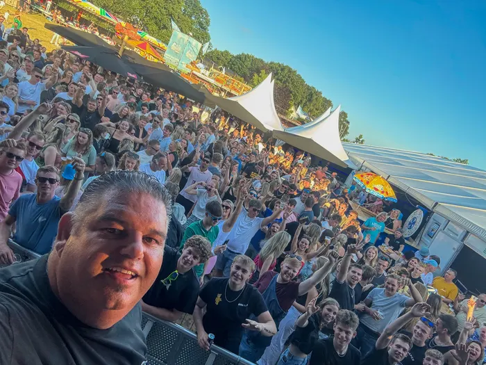 Selfie met de menigte